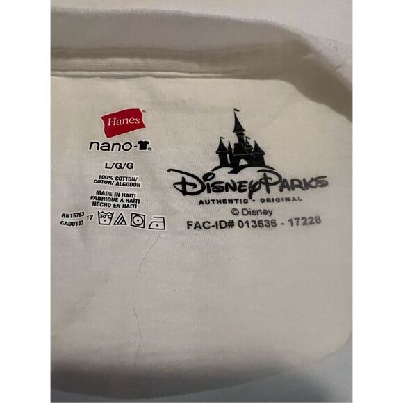 NWT Disney Parks white Mickey Mouse graphic t-shirt - Picture 6 of 7